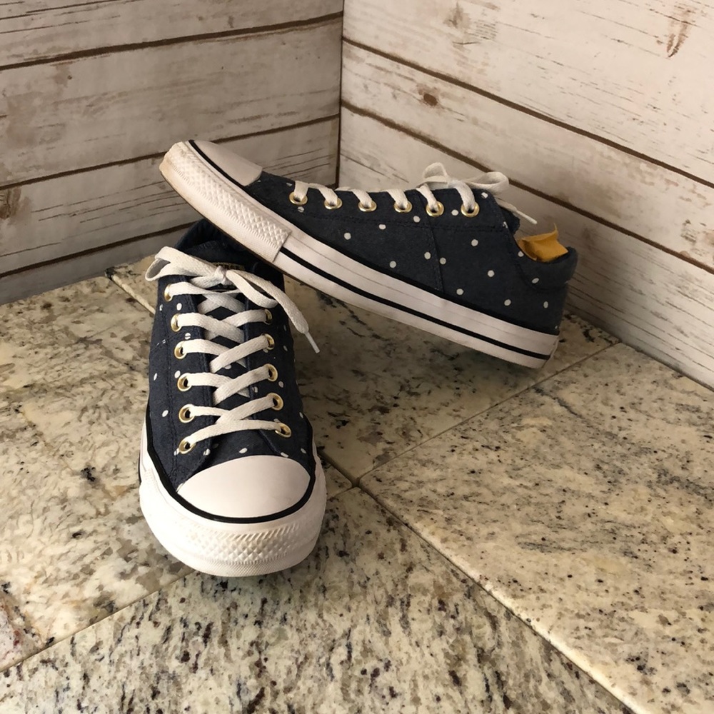 Converse Polk a dot